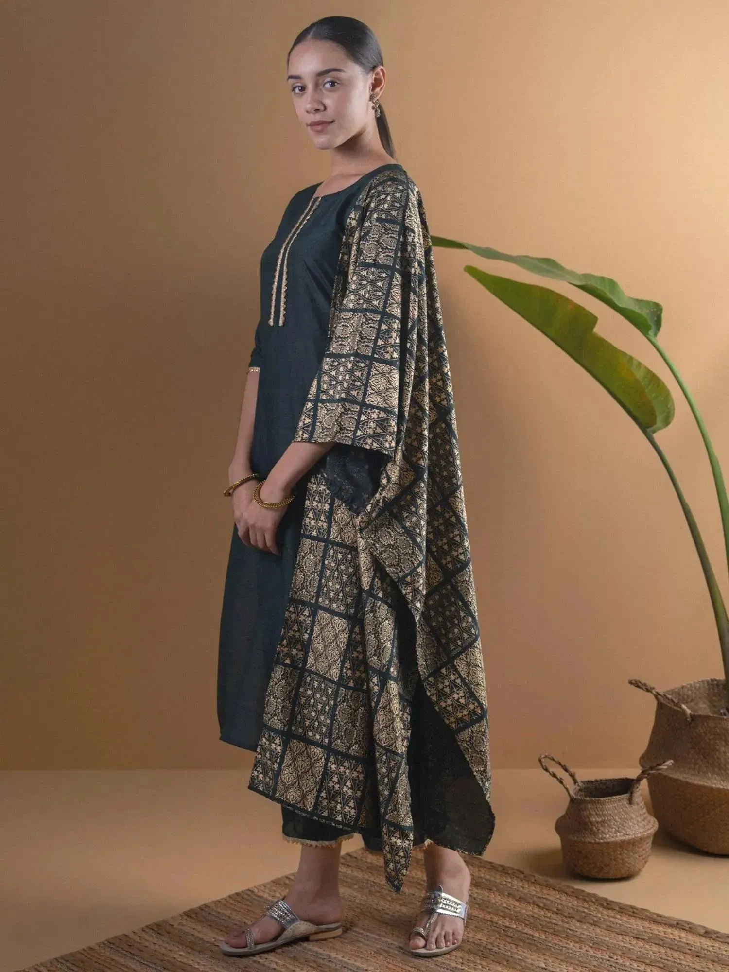 Green Solid Chanderi Silk Straight Kurta With Palazzos & Stole