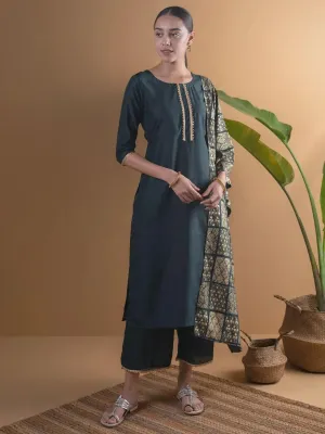 Green Solid Chanderi Silk Straight Kurta With Palazzos & Stole