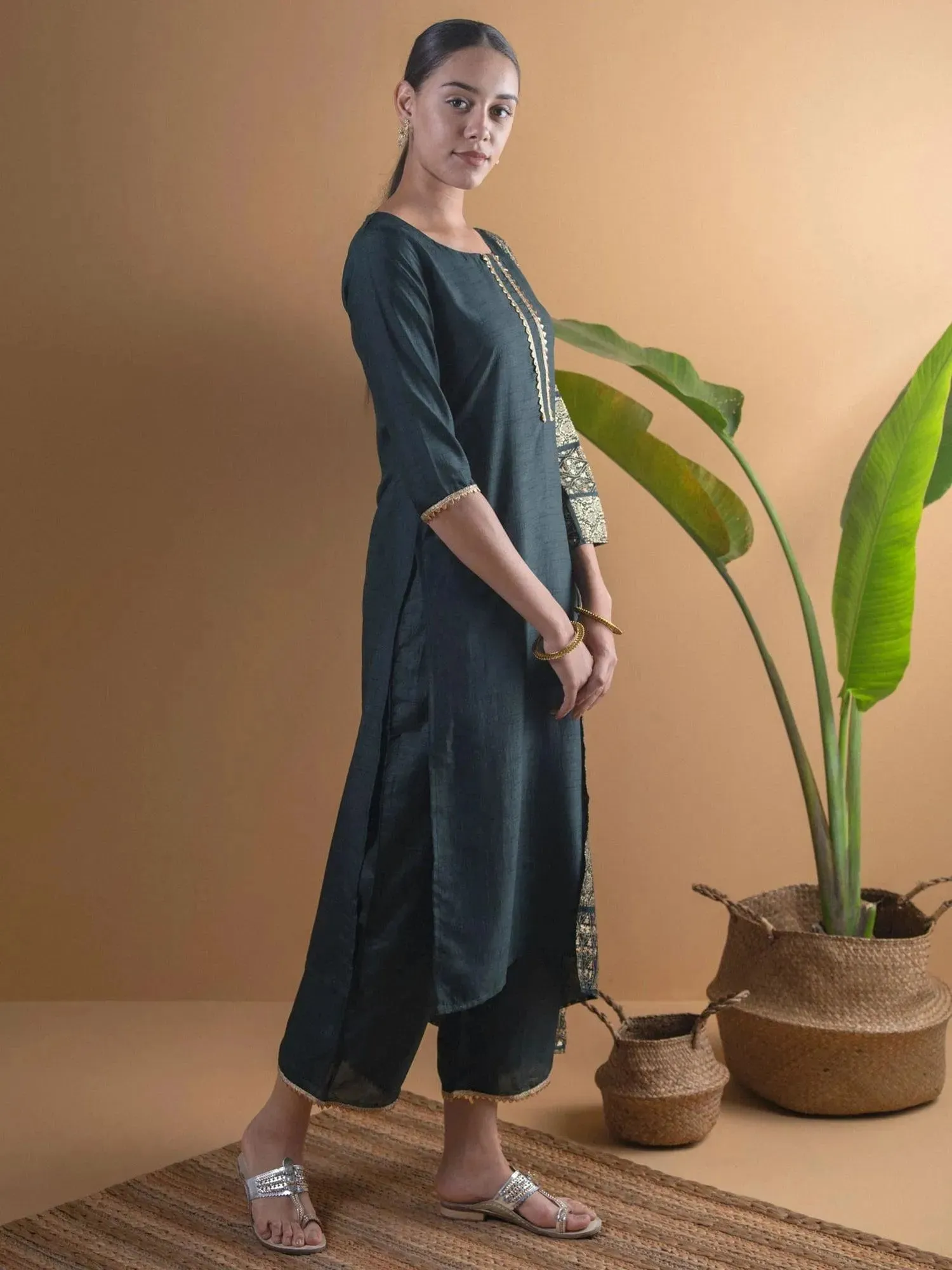 Green Solid Chanderi Silk Straight Kurta With Palazzos & Stole