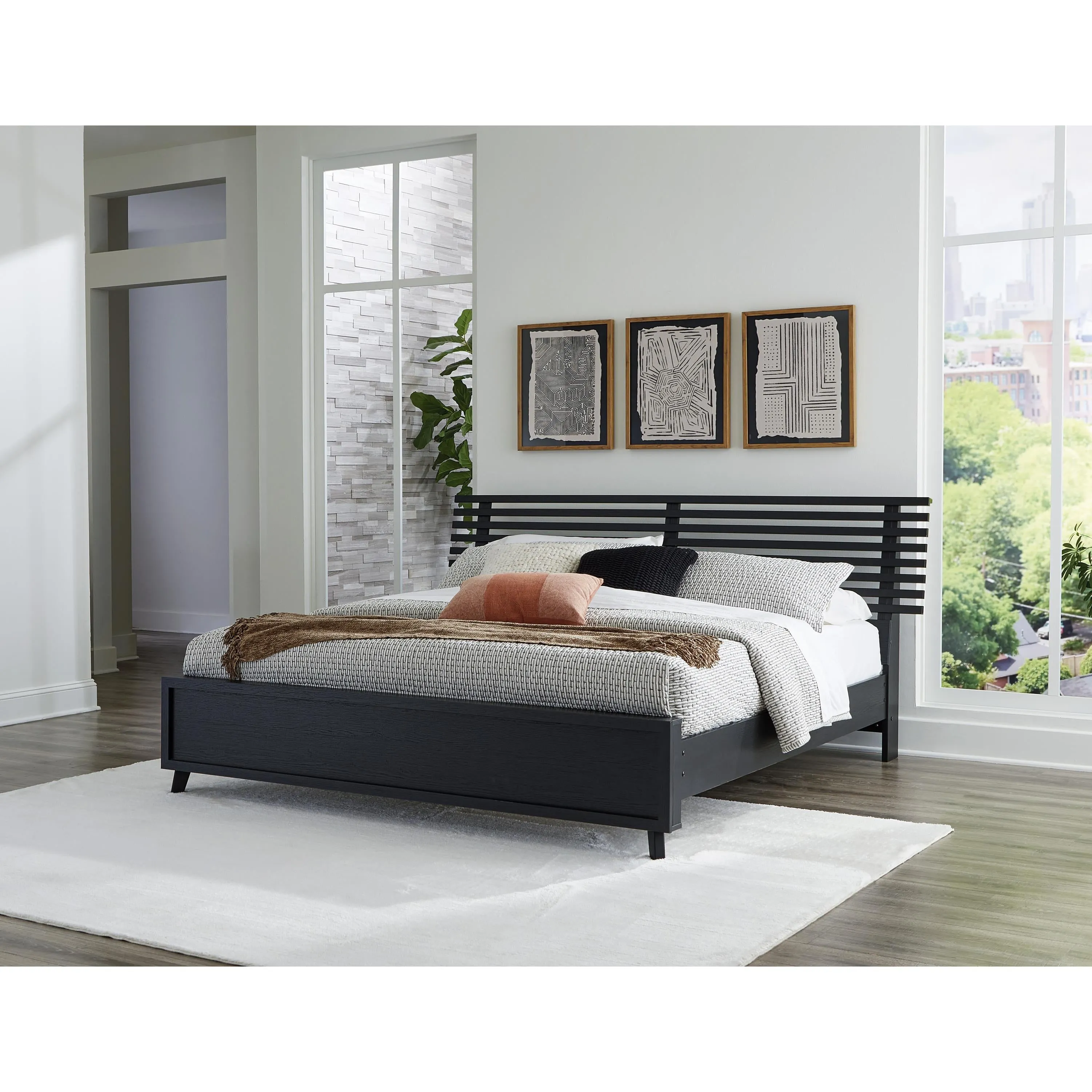 Signature Design by Ashley Danziar King Panel Bed B1013-158/B1013-56/B1013-95/B100-14
