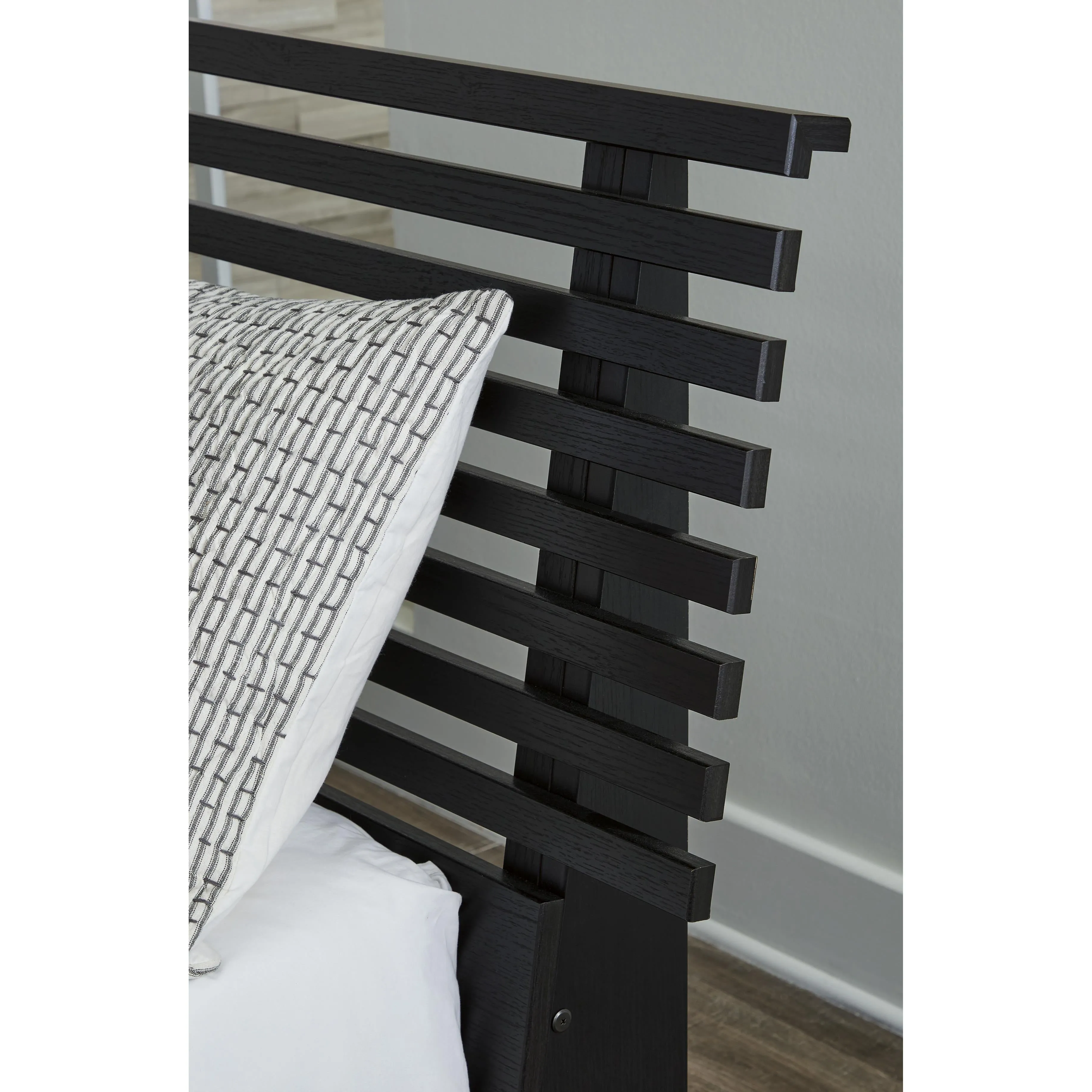 Signature Design by Ashley Danziar King Panel Bed B1013-158/B1013-56/B1013-95/B100-14